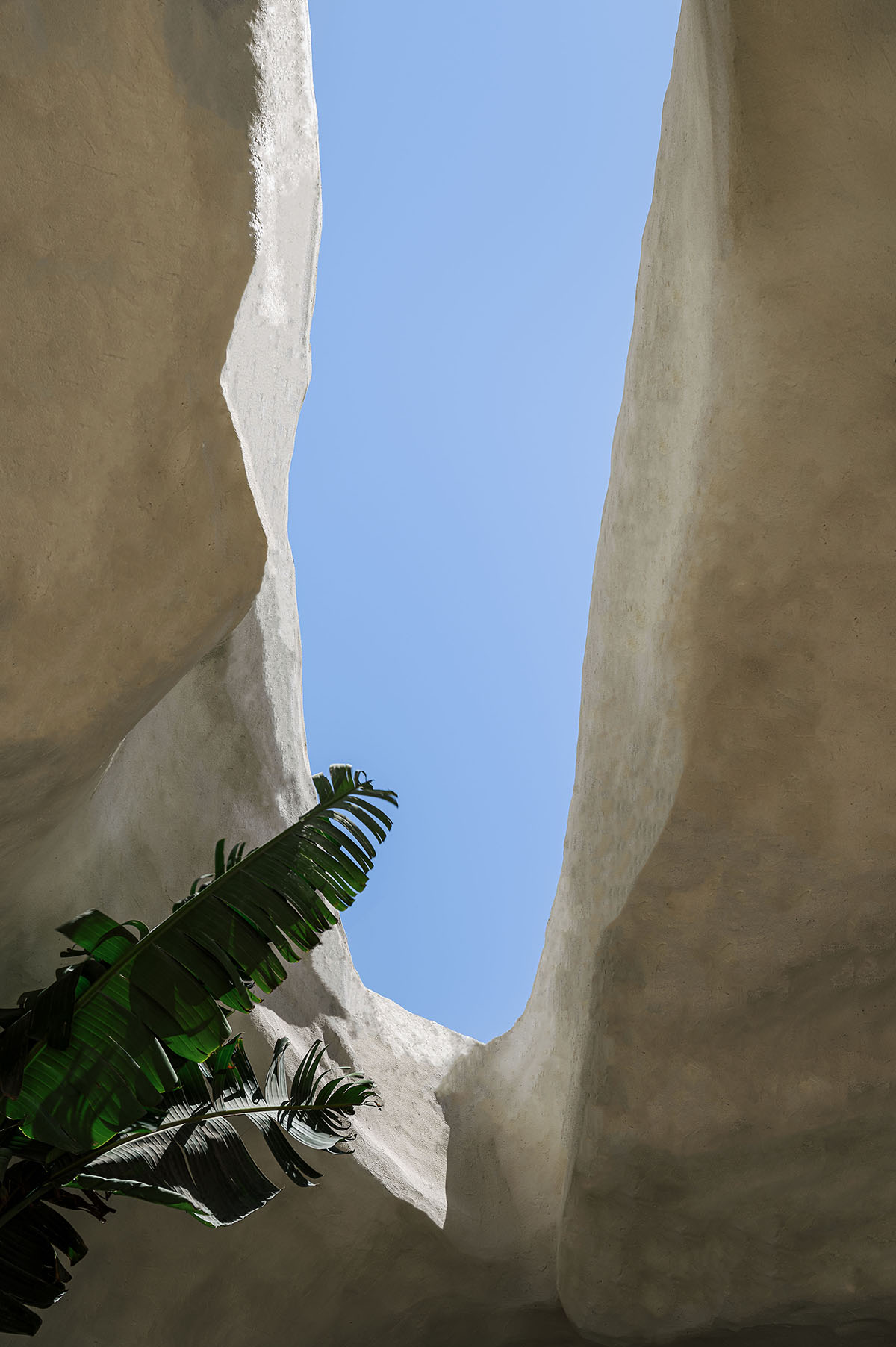 Badie Architects imagines Esca Playa restaurant as a continuous concrete shell in a desert 