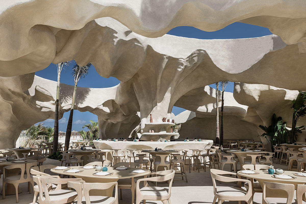 Badie Architects imagines Esca Playa restaurant as a continuous concrete shell in a desert 