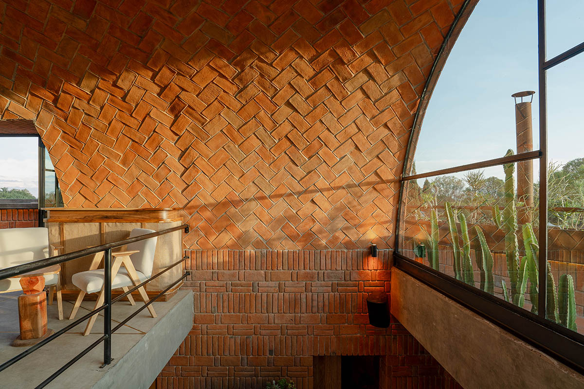 Estudio Tecalli built bar with red brick vault in Mexico