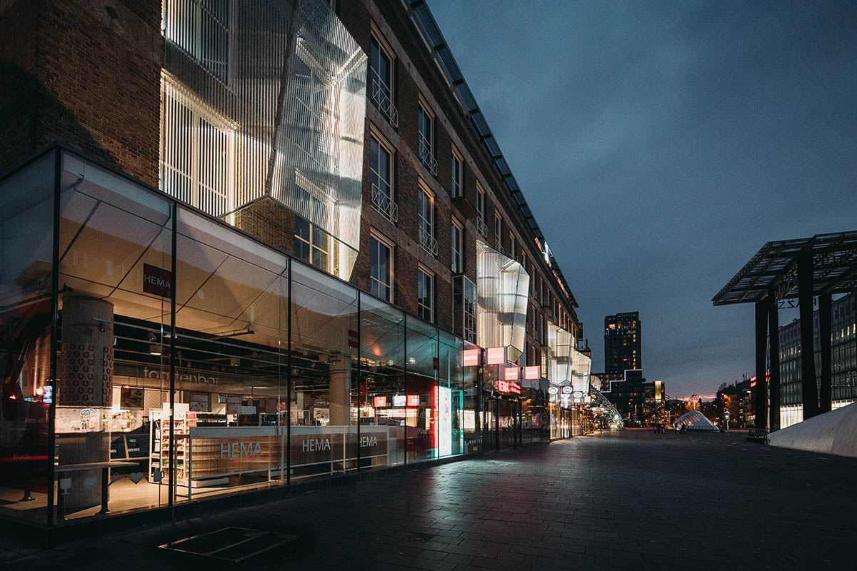 UNStudio creates pixelated facade for Louis Vuitton store from glass and  steel bricks - Pieter Cornelisz Hooftstraat, 1071 Amsterdam, Netherlands