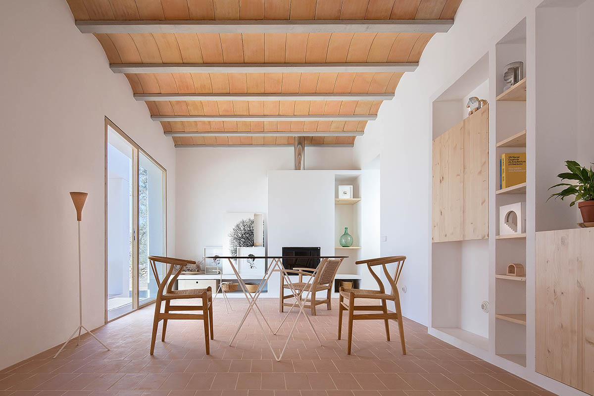 Marià Castelló Architecture designs residence with fragmented volumes on Formentera island