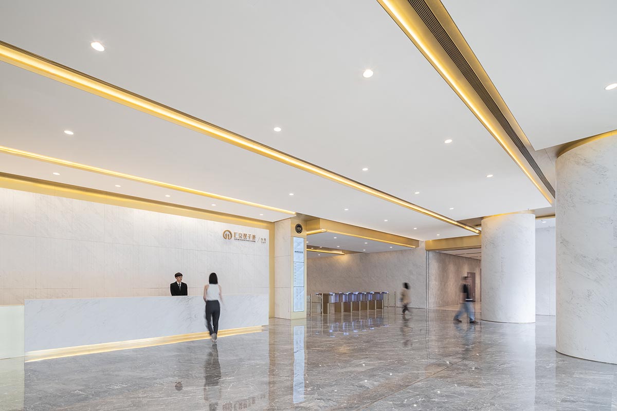 CLOU renovates Beijing's Huijing Twin Towers with a three-dimensional city courtyard