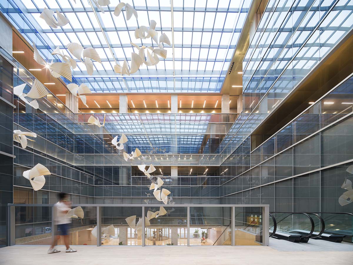 CLOU renovates Beijing's Huijing Twin Towers with a three-dimensional city courtyard