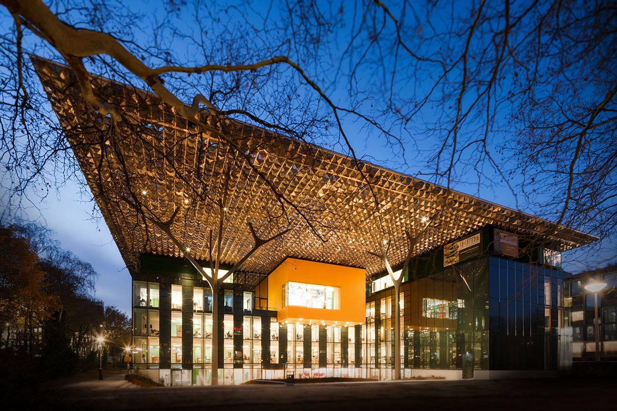 Benthem Crouwel Architects create forest-like effect for a new office building in Amsterdam