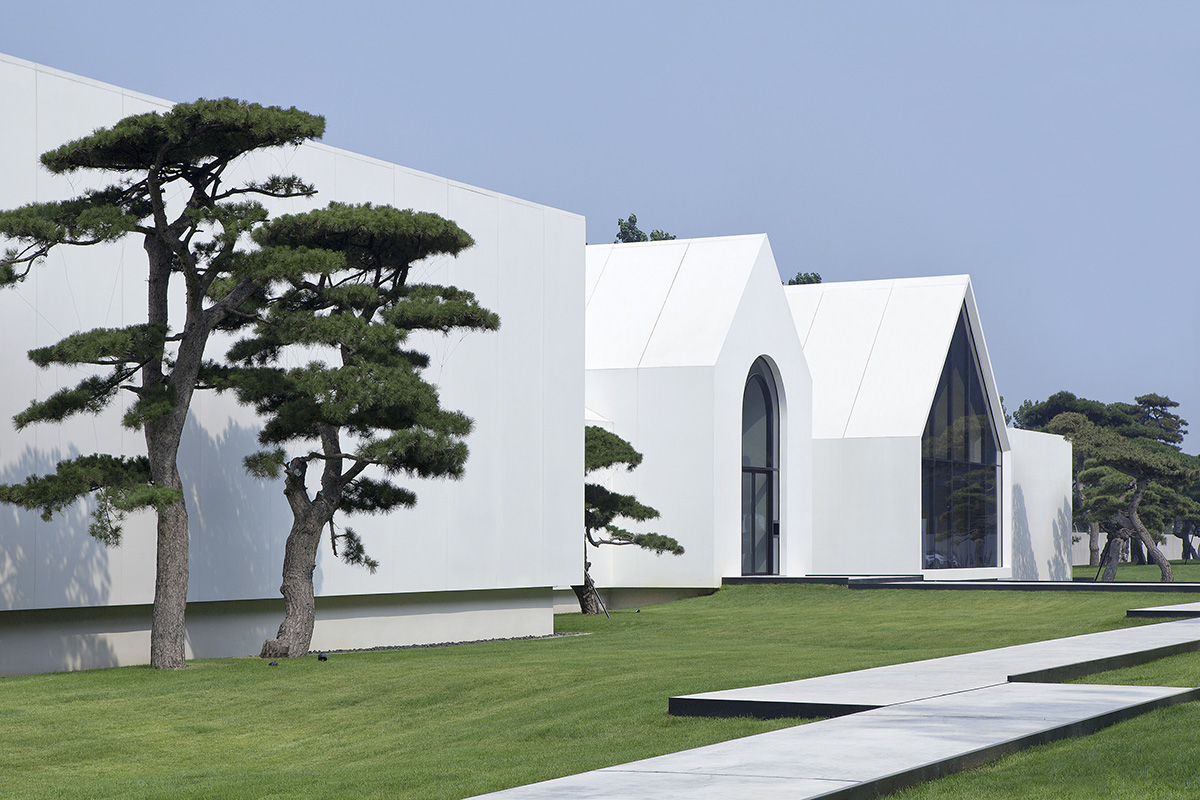 Vermilion Zhou Design Group In China Created An Art Museum That Has 199 Pine Trees