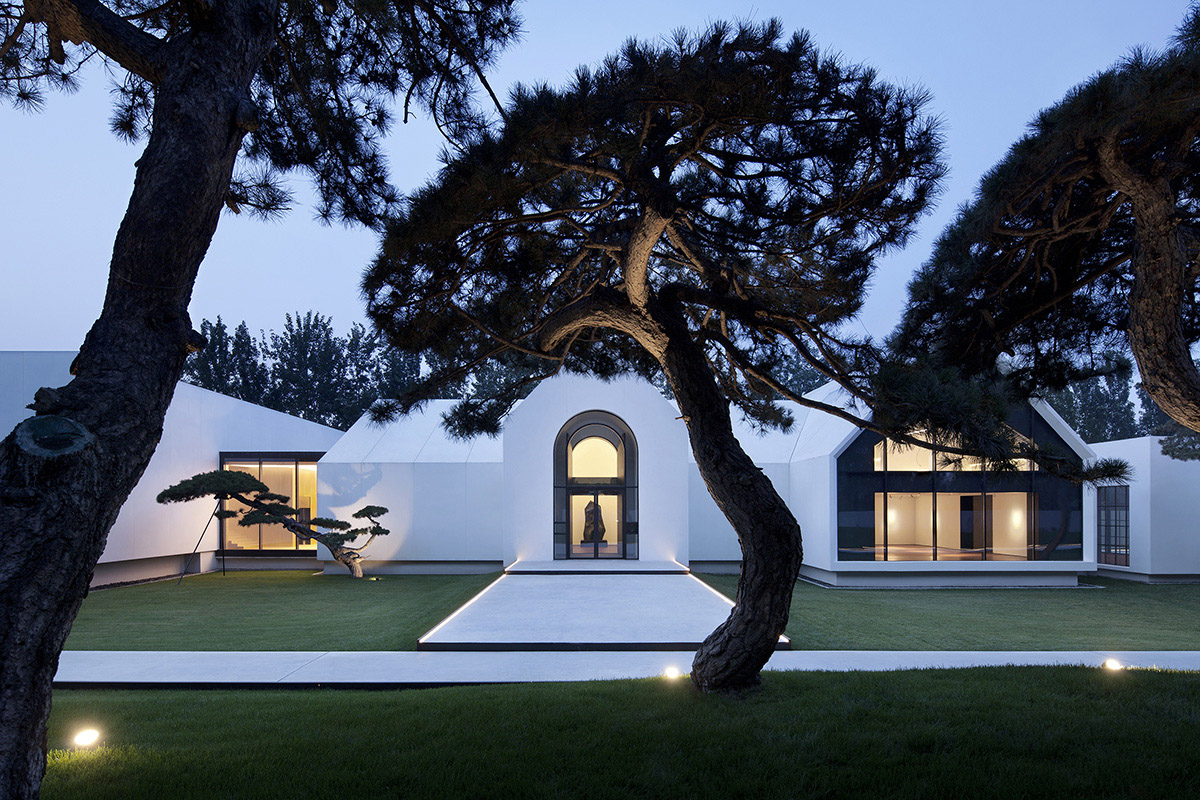 Vermilion Zhou Design Group In China Created An Art Museum That Has 199 Pine Trees