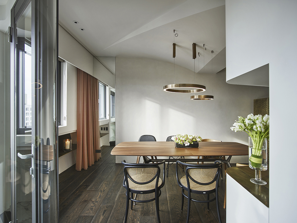 Space of Implicit Ambiguity: Quarter House- A Small Urban Dwelling Renovated by CJ Studio