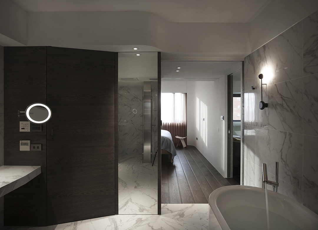 Space of Implicit Ambiguity: Quarter House- A Small Urban Dwelling Renovated by CJ Studio