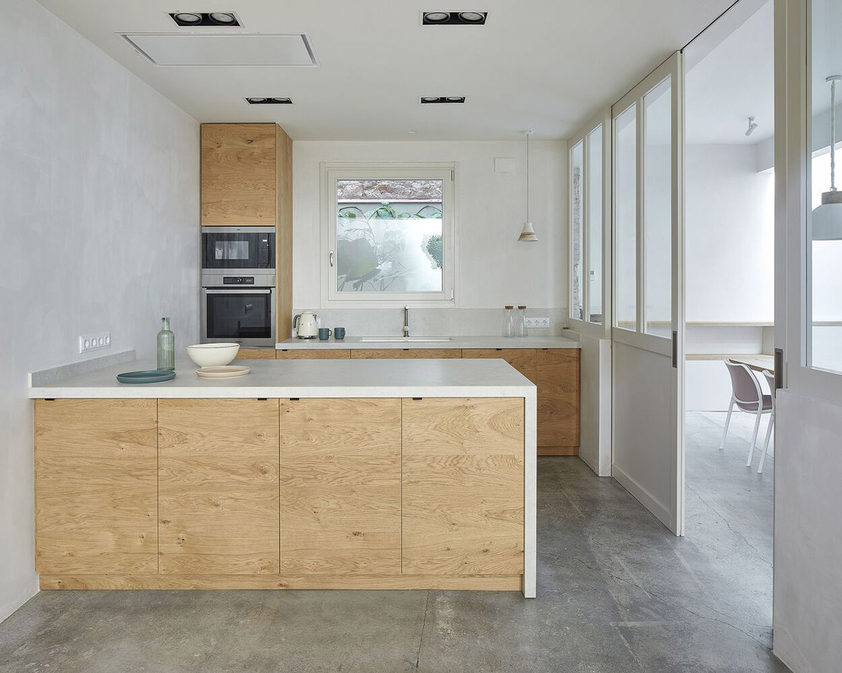 Cosybarcelona converts former cereal factory into a double-height yoga studio in Barcelona 