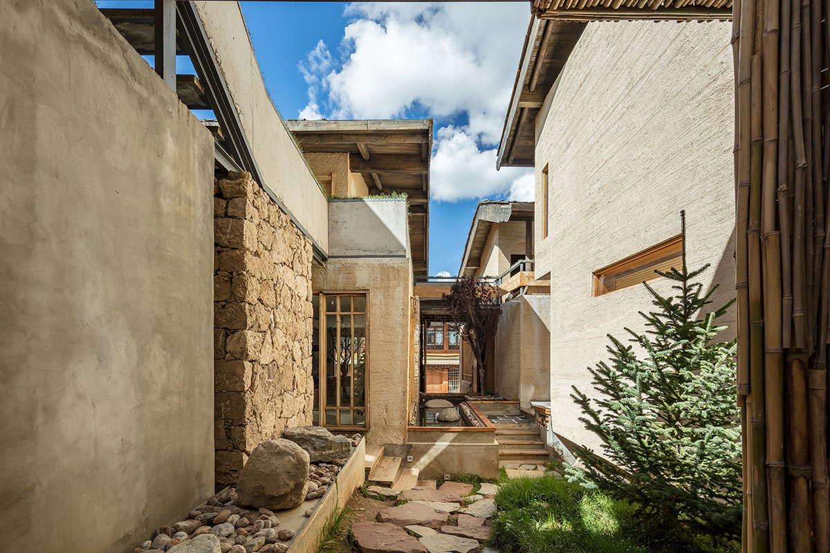 Yiduan Shanghai Interior Design uses Tibetan style with smooth transitions for a new homestay hotel
