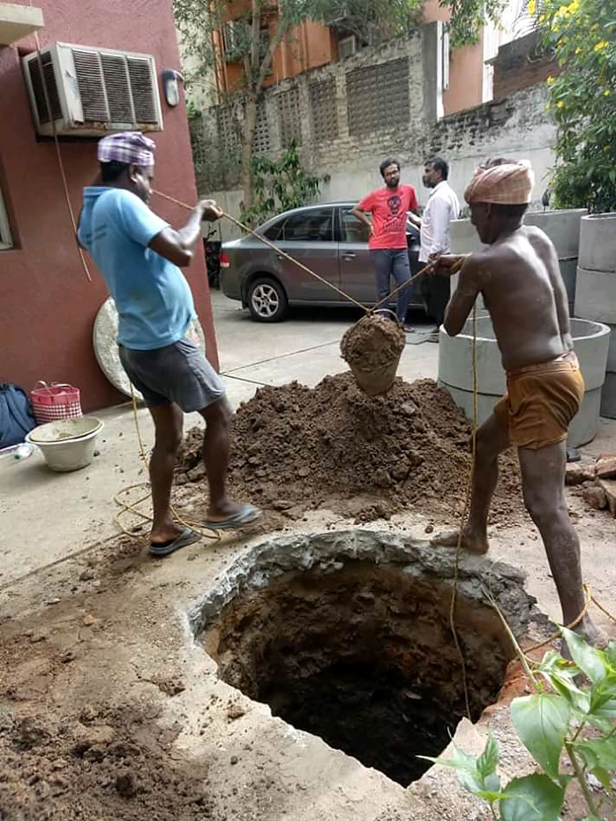 How do-it-yourself soak pits can augment groundwater locally