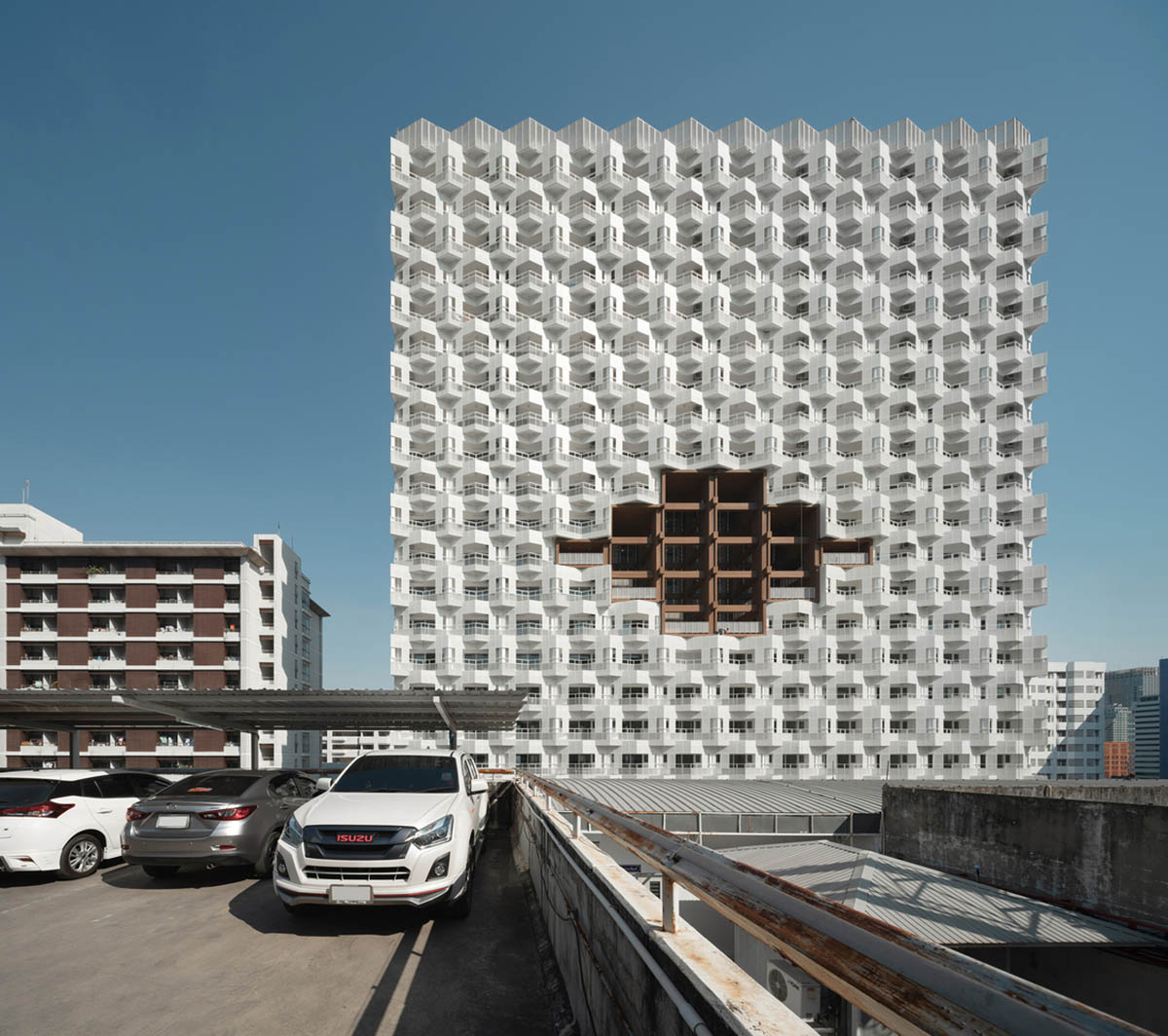 Plan Architect designs dormitory building with zigzag balconies ensuring more sunlight in Thailand
