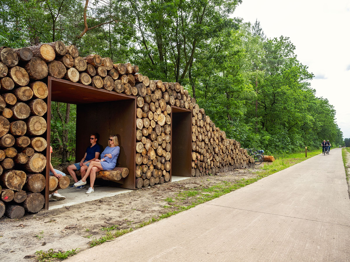 Burolandschap built circular cycle path among trees in Belgium