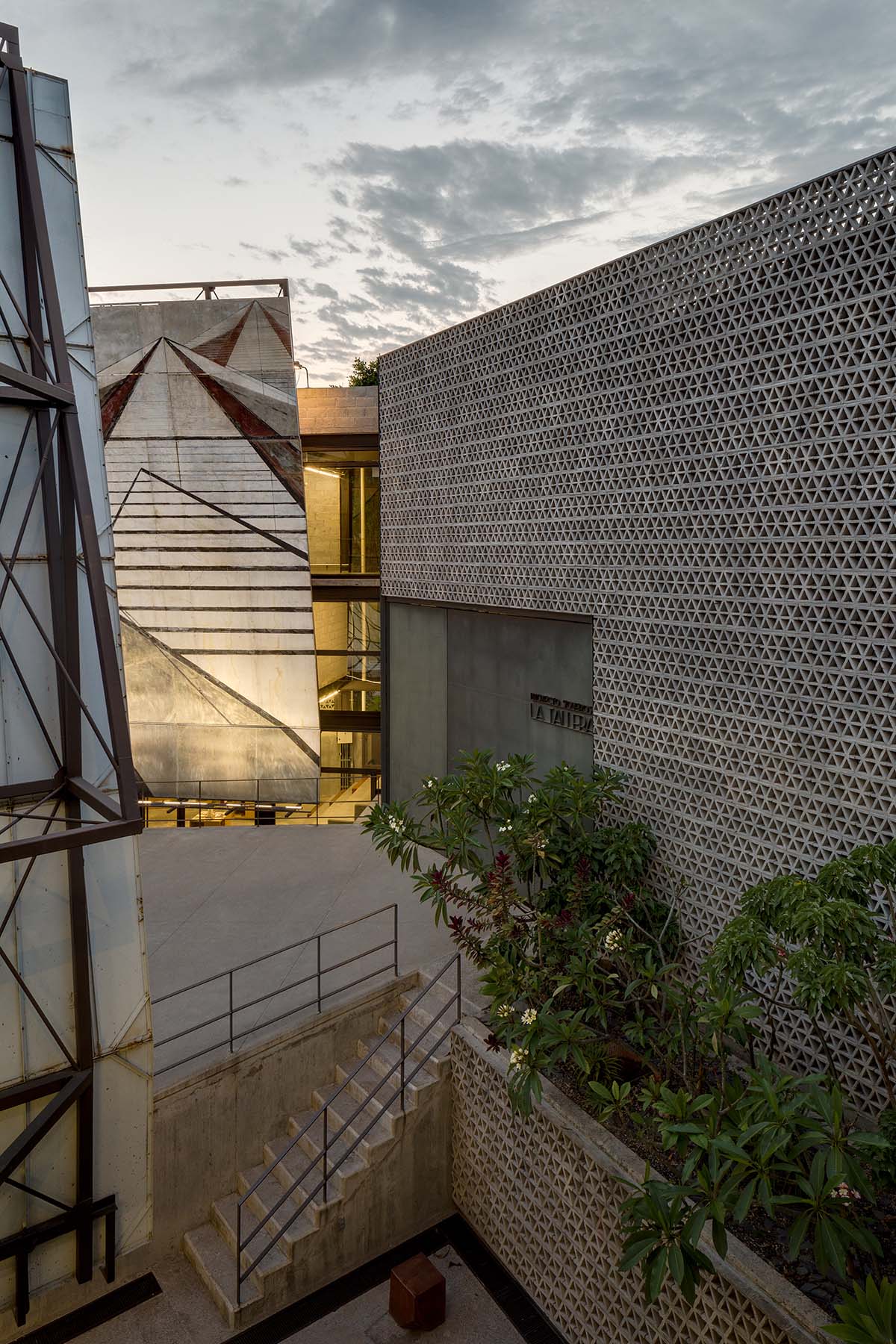 Mexican architect Frida Escobedo named as designer of 2018 Serpentine Pavilion