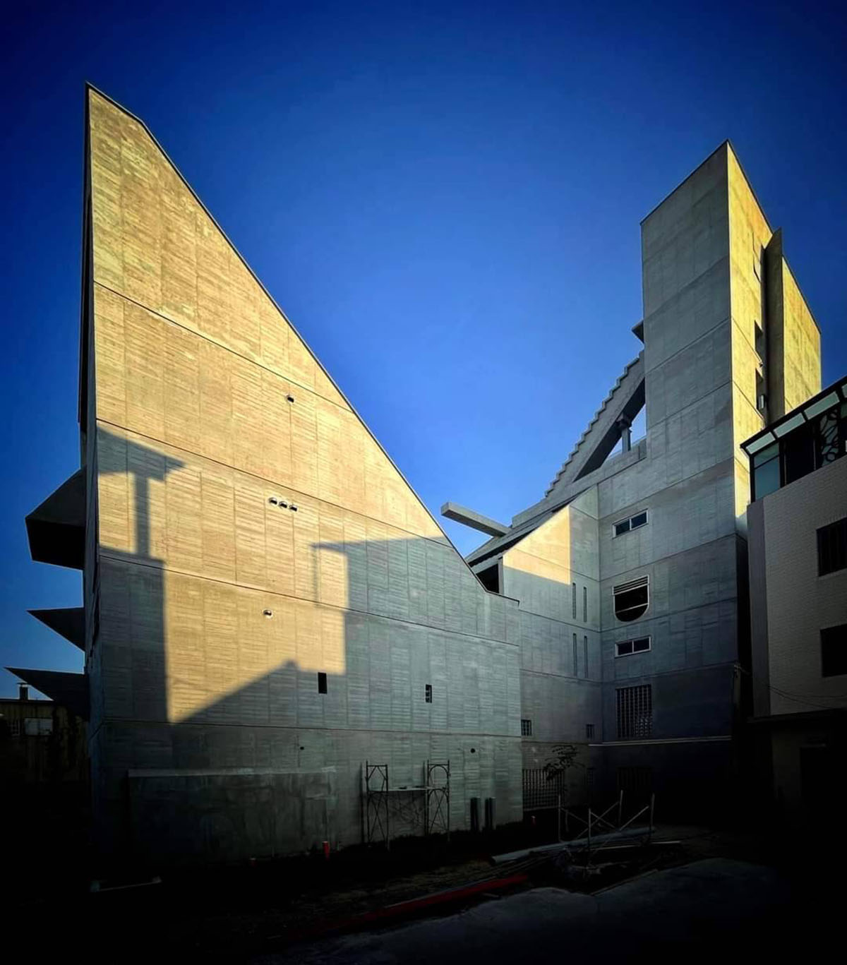 M House: Works of Art and New Architecture in Taiwan