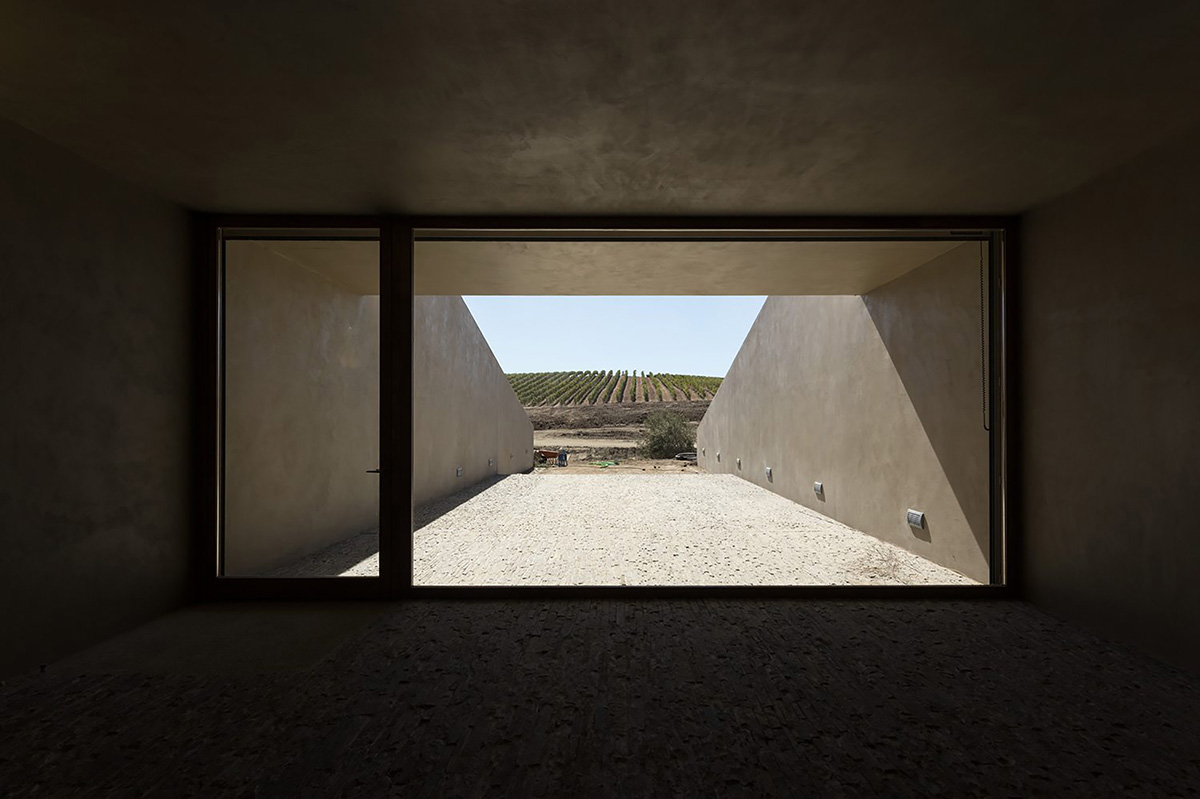 Frederico Valsassina Arquitectos designs the Winery of the Homestead of Freixo
