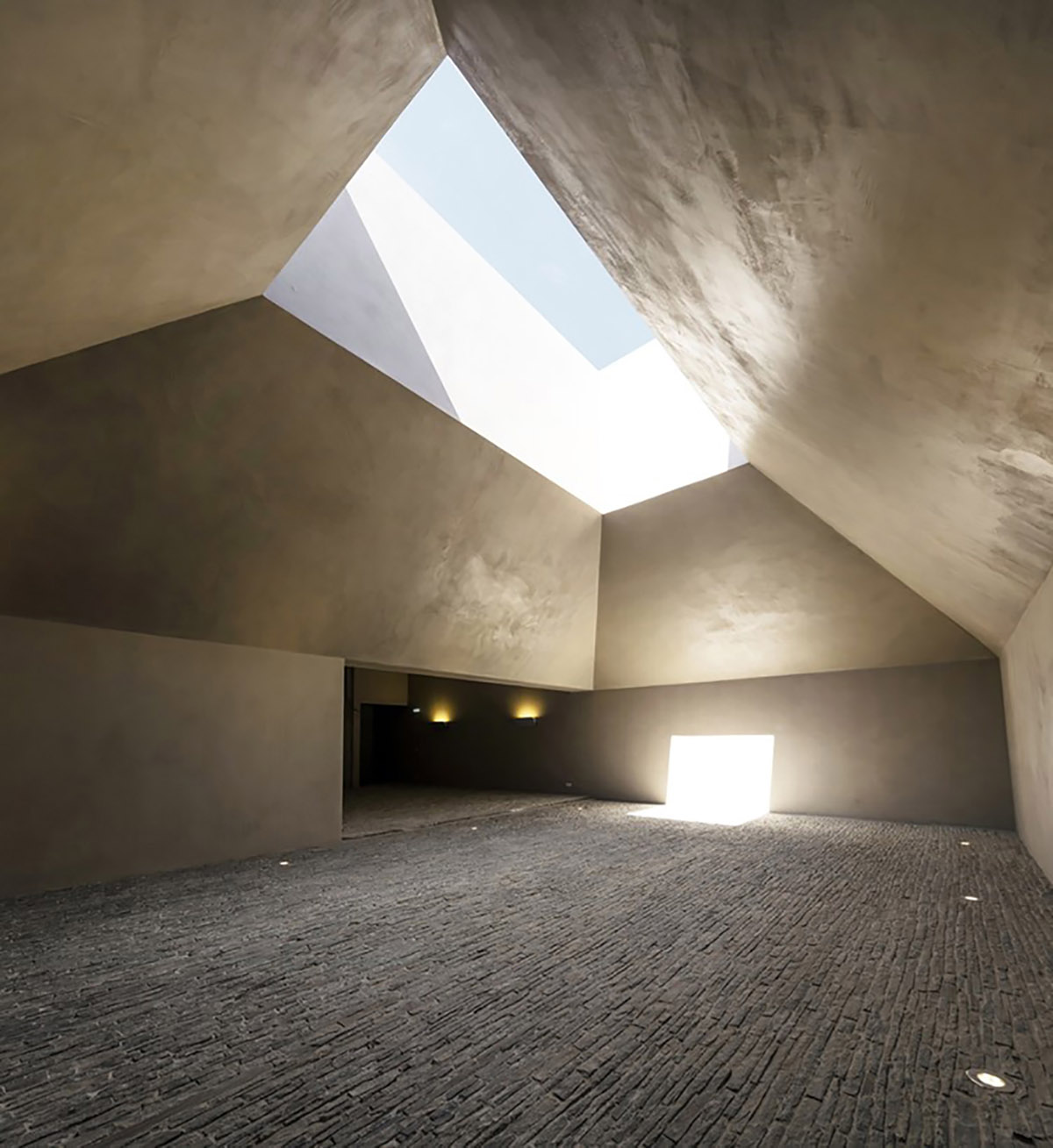 Frederico Valsassina Arquitectos designs the Winery of the Homestead of Freixo