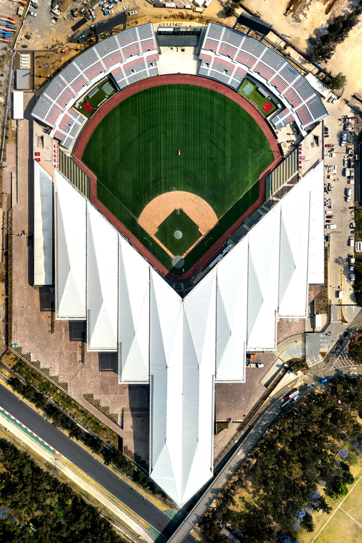 FGP Atelier completes Mexico's baseball stadium with a roof resembling Diablos' trident