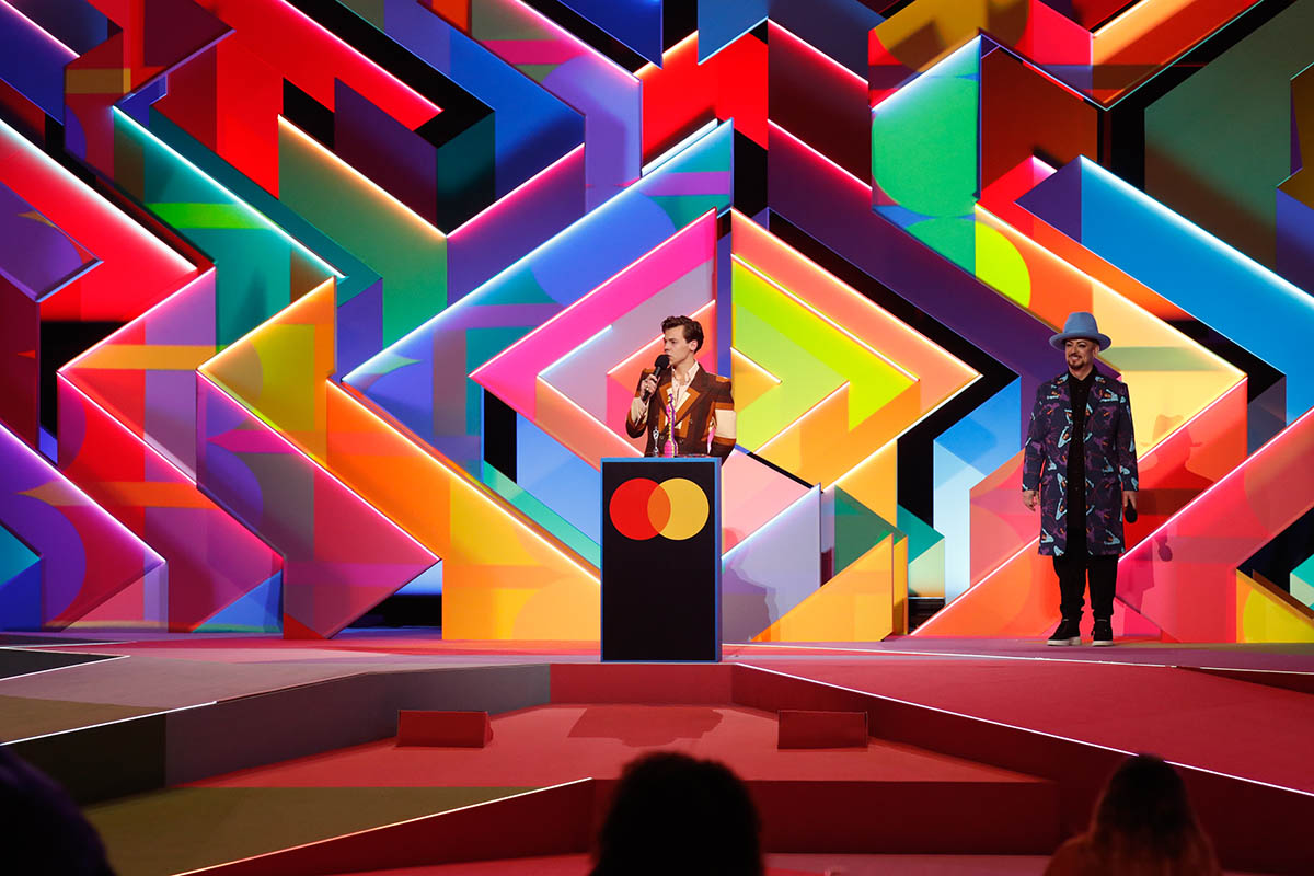 Es Devlin and Yinka Ilori design BRIT Awards' stage with rainbow-colored  maze backdrop
