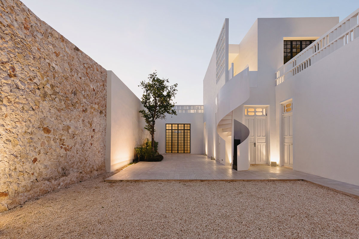 Workshop Diseño y Construcción converts Yucatecan colonial architecture into new artistic laboratory