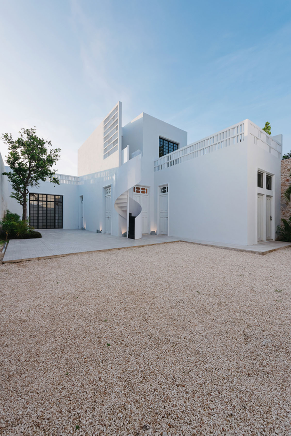 Workshop Diseño y Construcción converts Yucatecan colonial architecture into new artistic laboratory