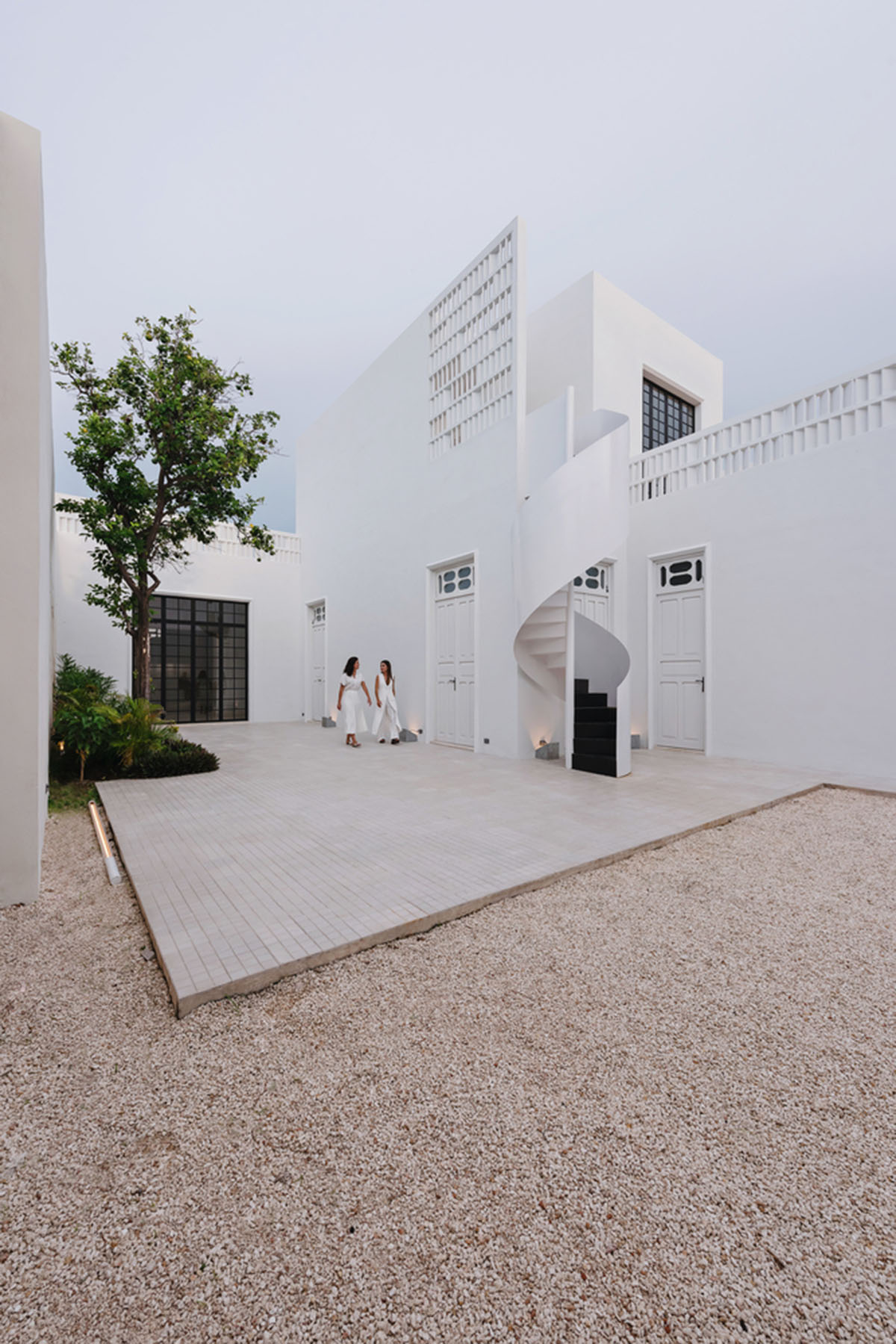 Workshop Diseño y Construcción converts Yucatecan colonial architecture into new artistic laboratory