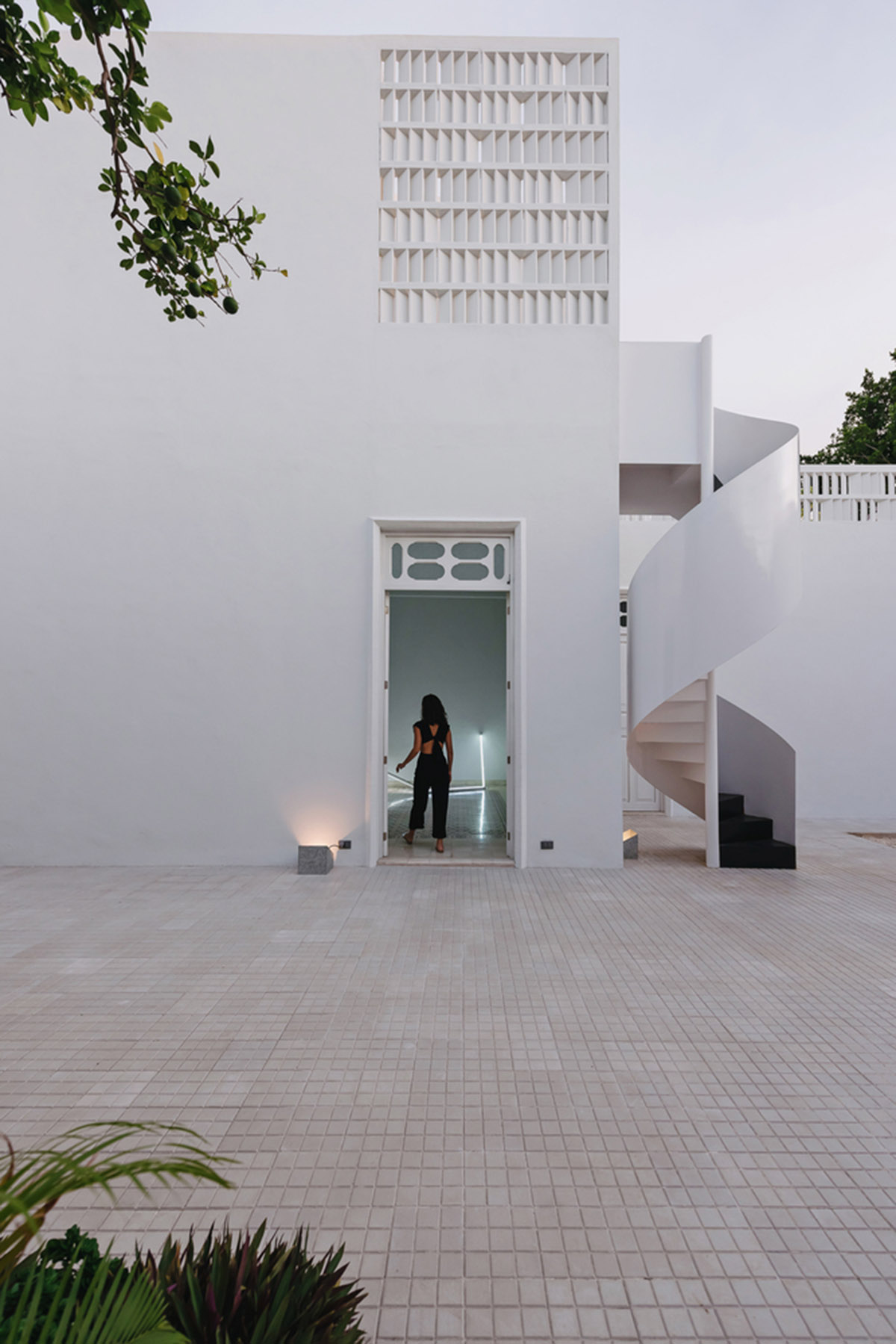 Workshop Diseño y Construcción converts Yucatecan colonial architecture into new artistic laboratory