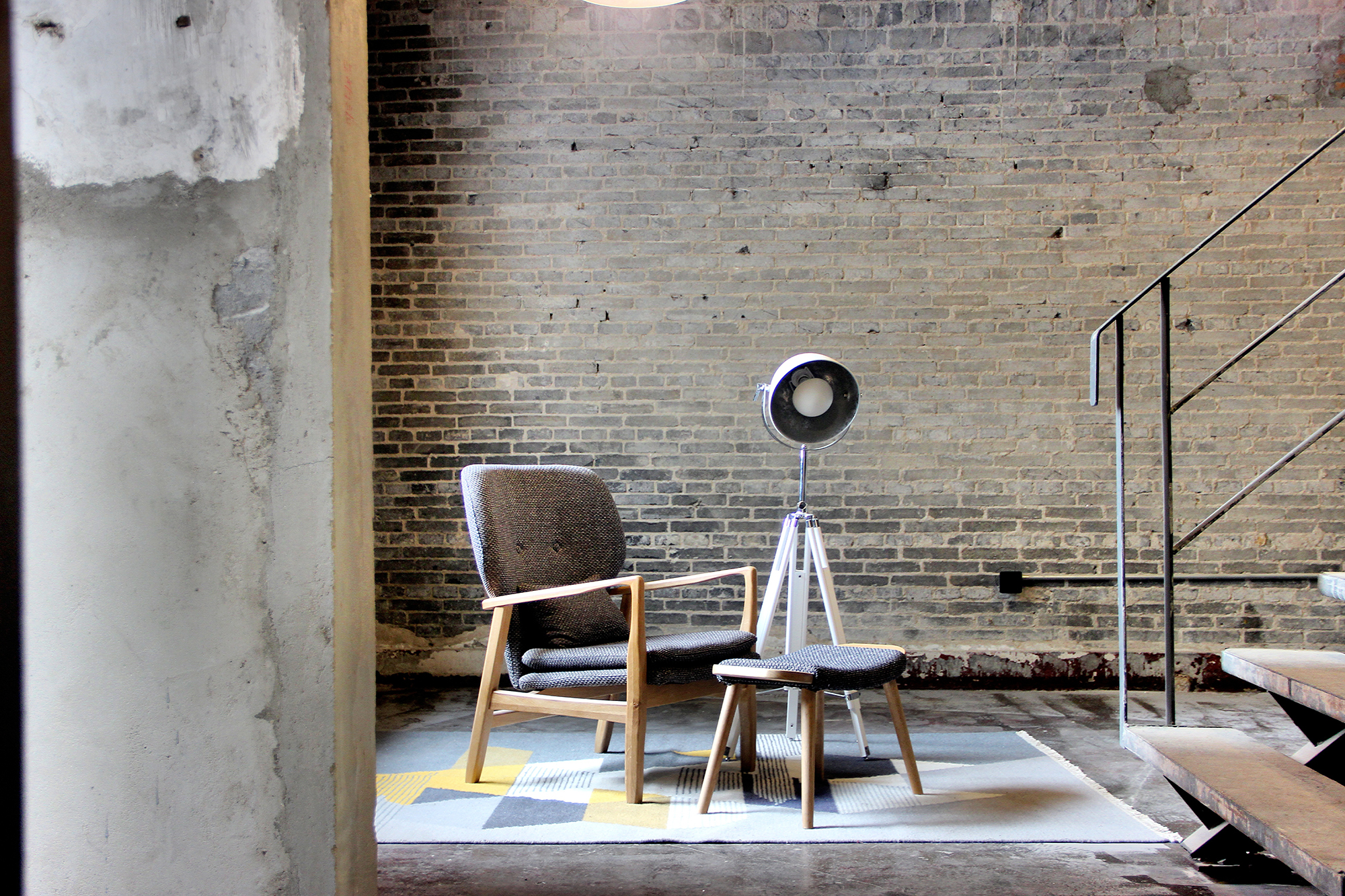 RoarcRenew converted 1980s Warehouse into a Co-working Space with Museum Exhibition Display Design