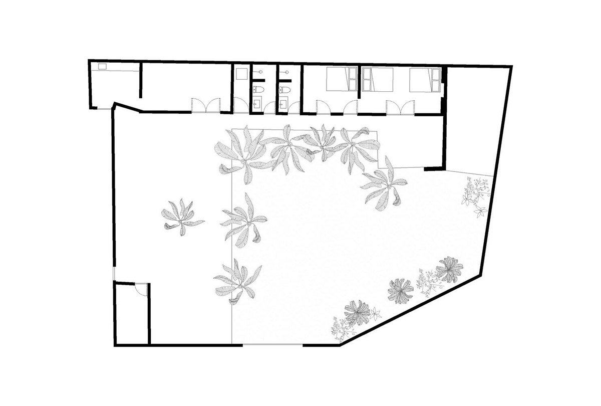 Palma designs house that makes swimming pool and courtyard the heart of the house in Mexico