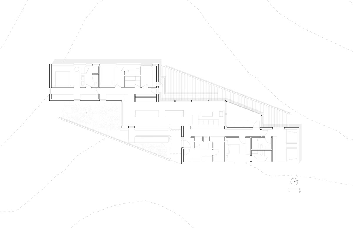 South Bay House portrays its mesmerizing surroundings with spacious windows in Ontario