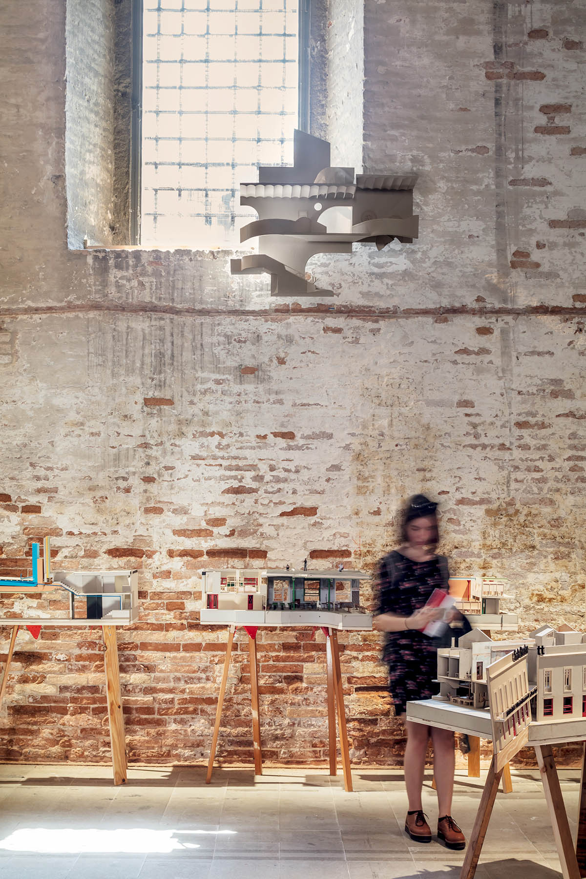 Flores & Prats creates a fragment for Sala Beckett with Liquid light at Venice Architecture Biennale