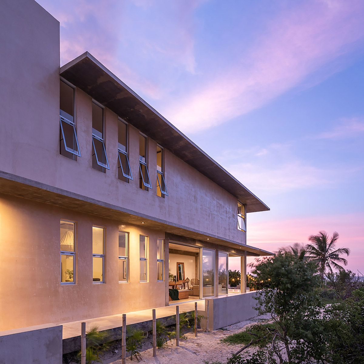Thin concrete slabs are extruded to bring lightness to this Mexican house