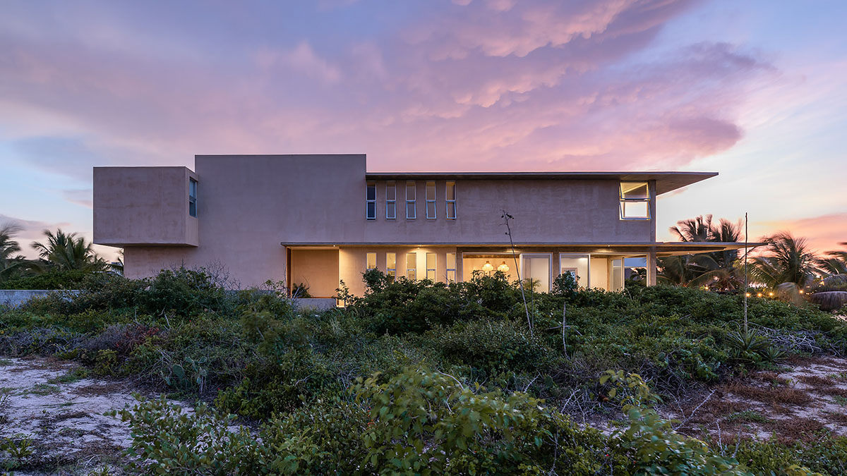 Thin concrete slabs are extruded to bring lightness to this Mexican house