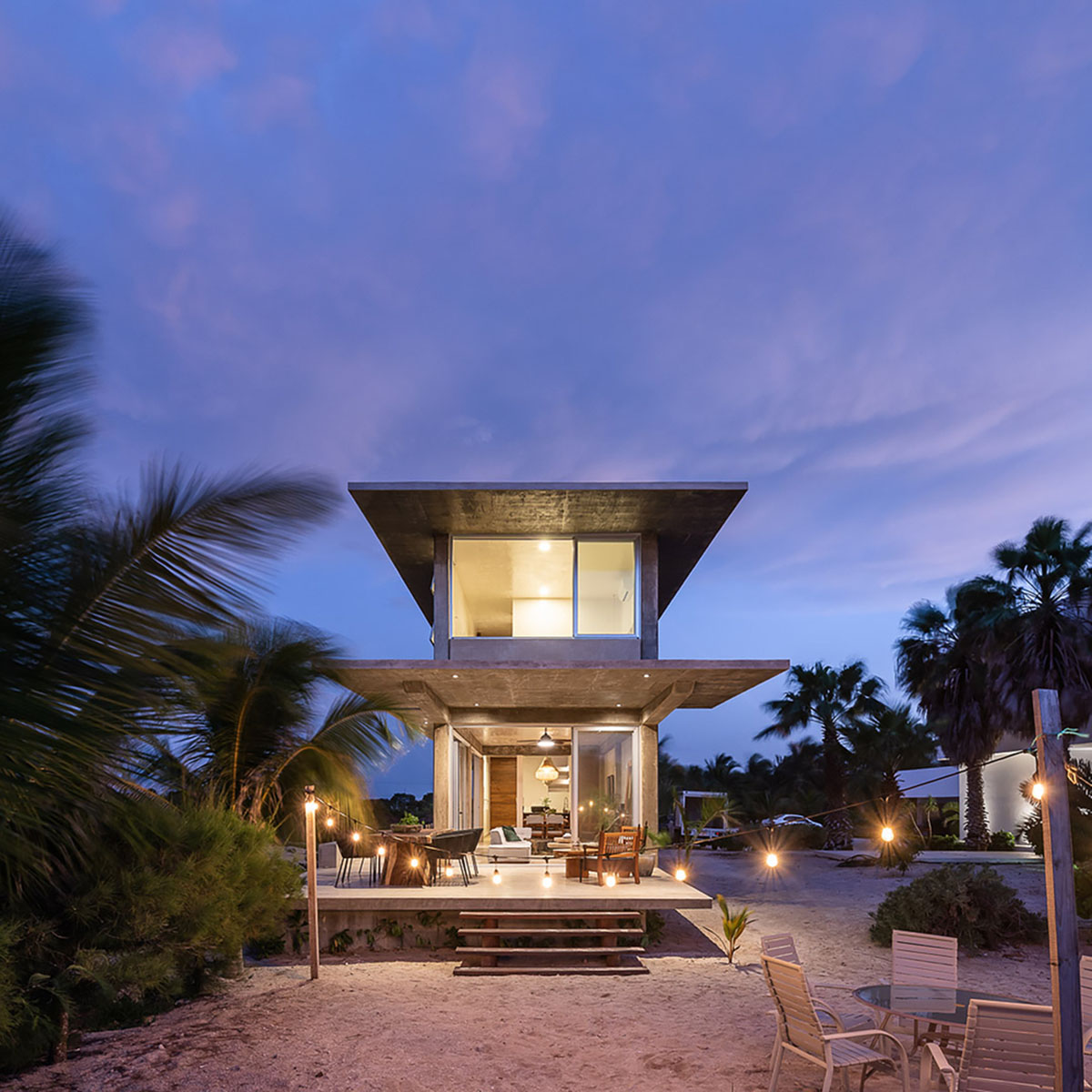 Thin concrete slabs are extruded to bring lightness to this Mexican house