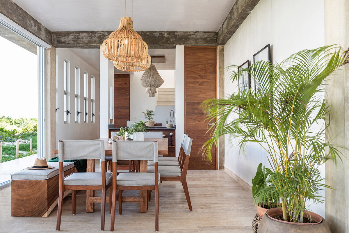 Thin concrete slabs are extruded to bring lightness to this Mexican house