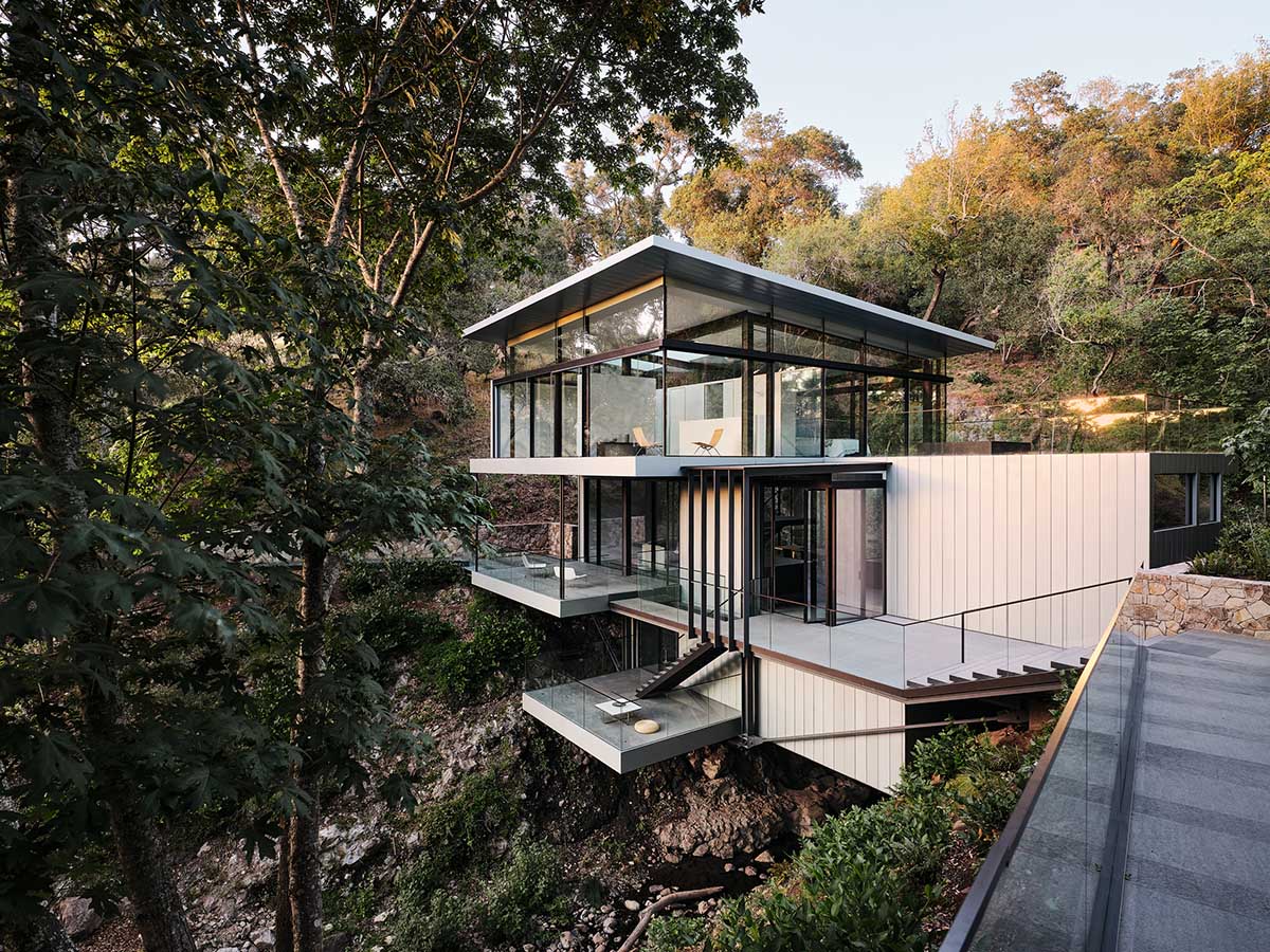 Fougeron Architecture suspends fully glazed house on a creek in California hills