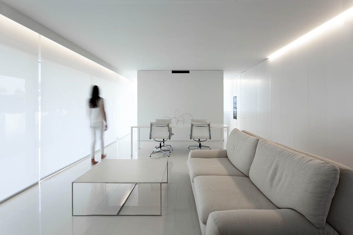 Fran Silvestre uses interlocking volumes to create different views ...