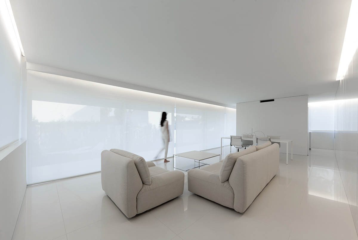 Fran Silvestre uses interlocking volumes to create different views ...