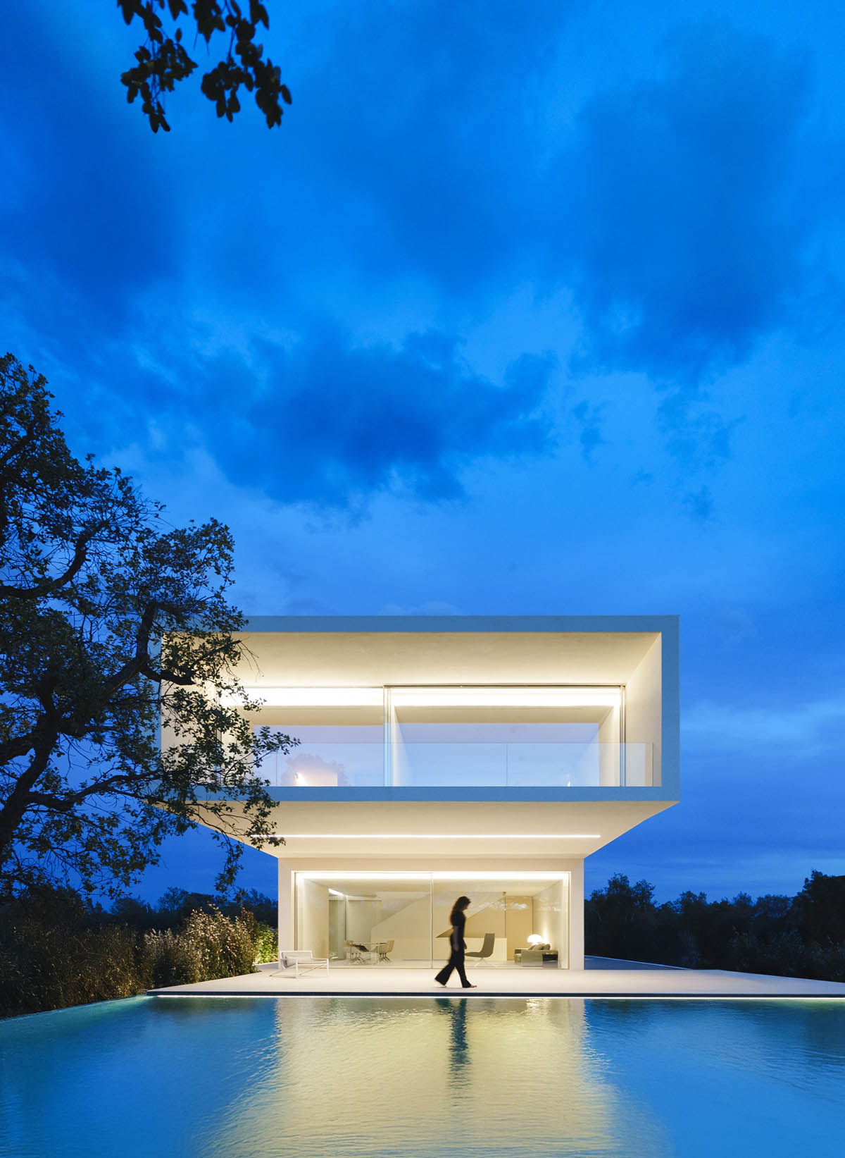 Camiral House achieves a dynamic harmony through its shifted volumes in Girona 