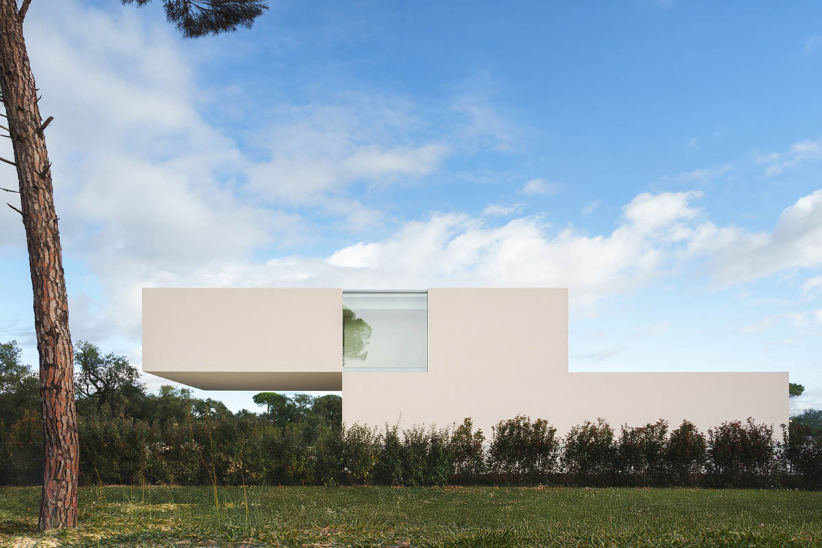 Camiral House achieves a dynamic harmony through its shifted volumes in Girona 