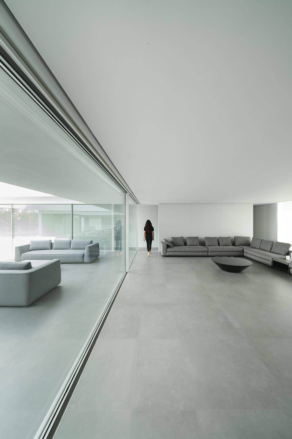Fran Silvestre Arquitectos completes Compluvium House that references to ancient Roman domus