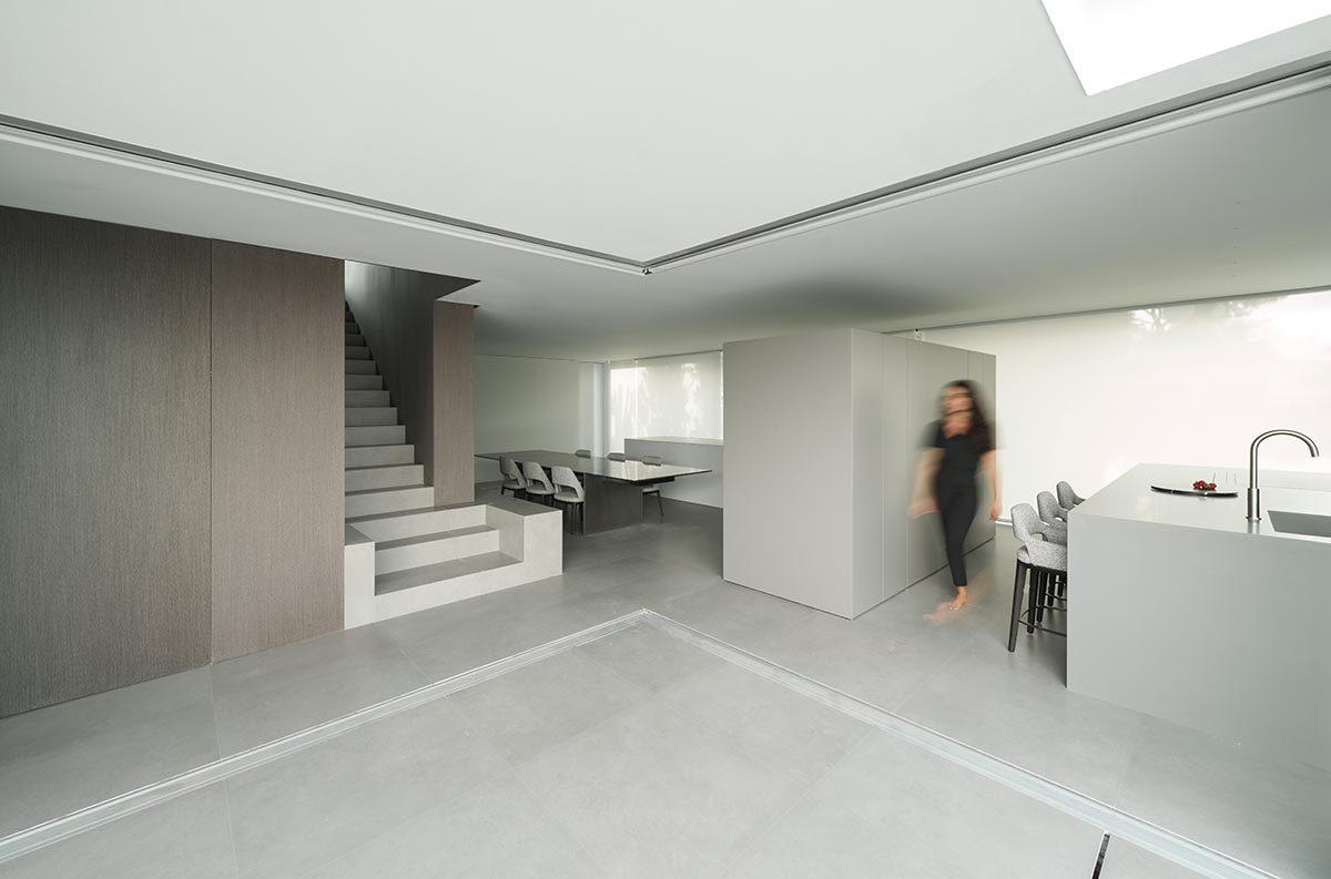 Fran Silvestre Arquitectos completes Compluvium House that references to ancient Roman domus