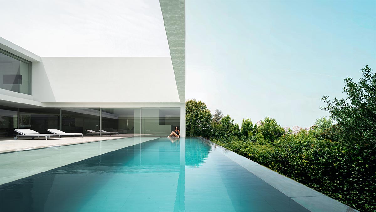 Fran Silvestre Arquitectos completes Compluvium House that references to ancient Roman domus