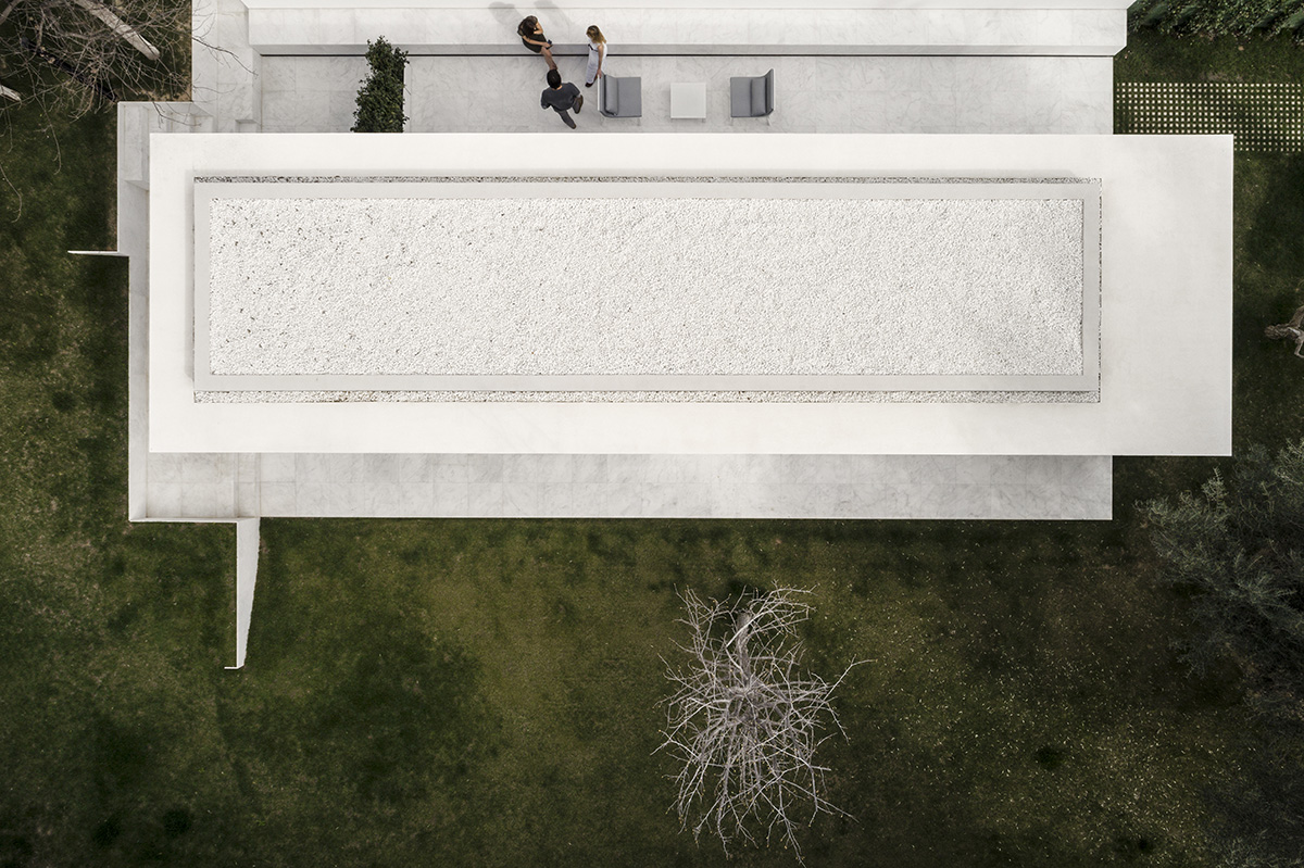 Fran Silvestre Arquitectos completes opaque guest pavilion within a natural garden of Valencia