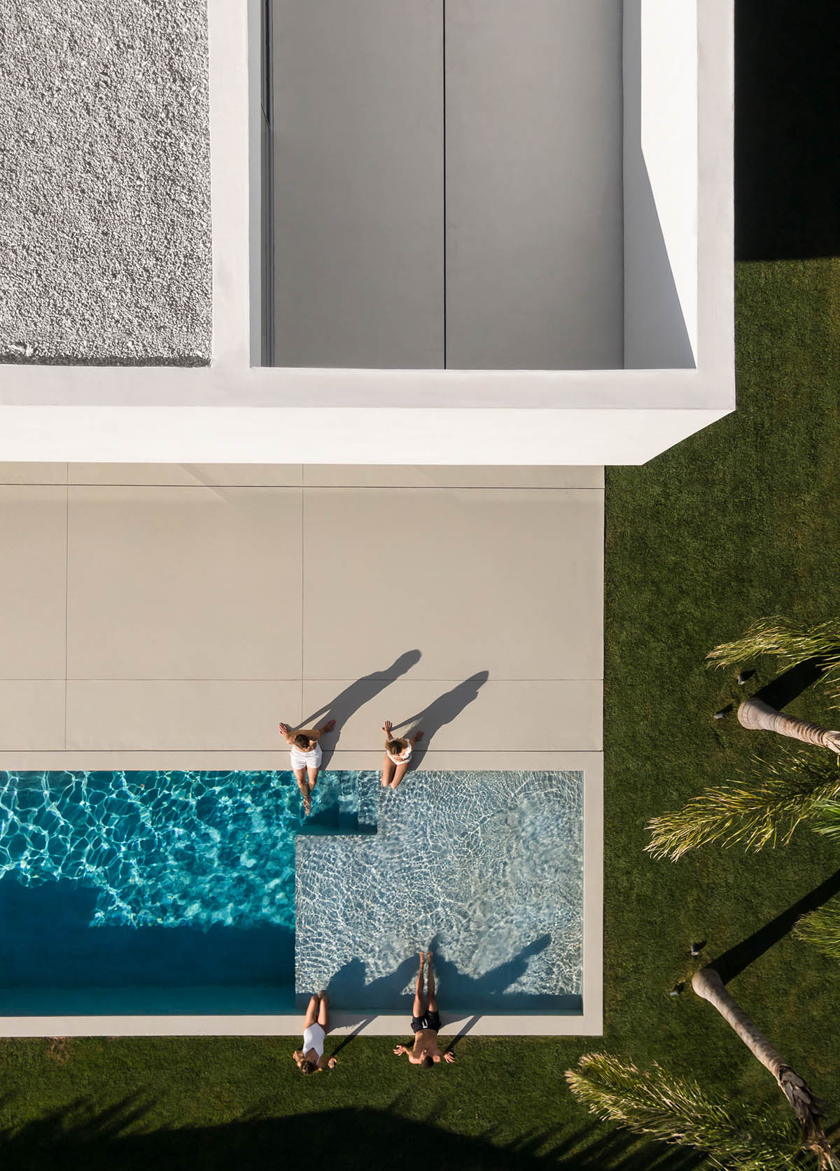 Fran Silvestre Arquitectos completes House of Silence as house and music studio in Valencia