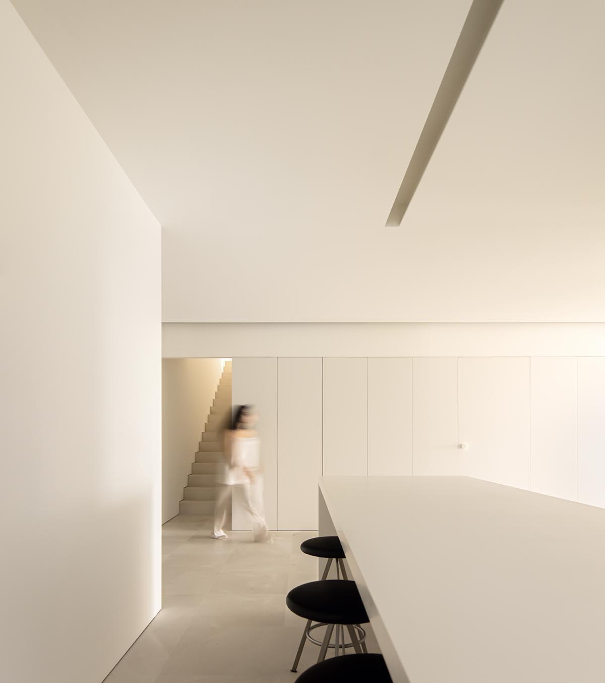 Fran Silvestre Arquitectos revives tradition with a seamless restoration of a farmhouse in Girona 