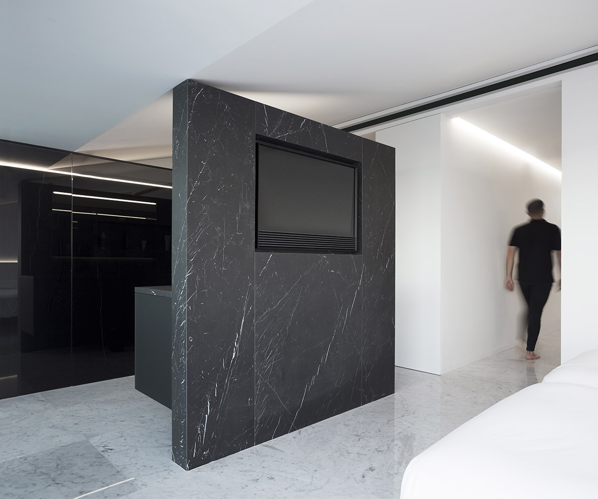 Fran Silvestre Arquitectos completes renovation of interior of a penthouse in Costa Blanca