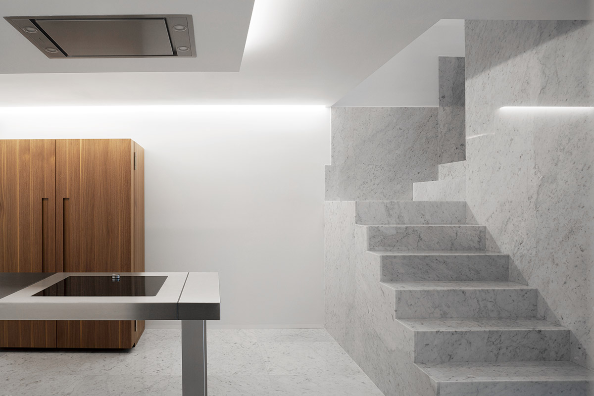 Fran Silvestre Arquitectos completes renovation of interior of a penthouse in Costa Blanca
