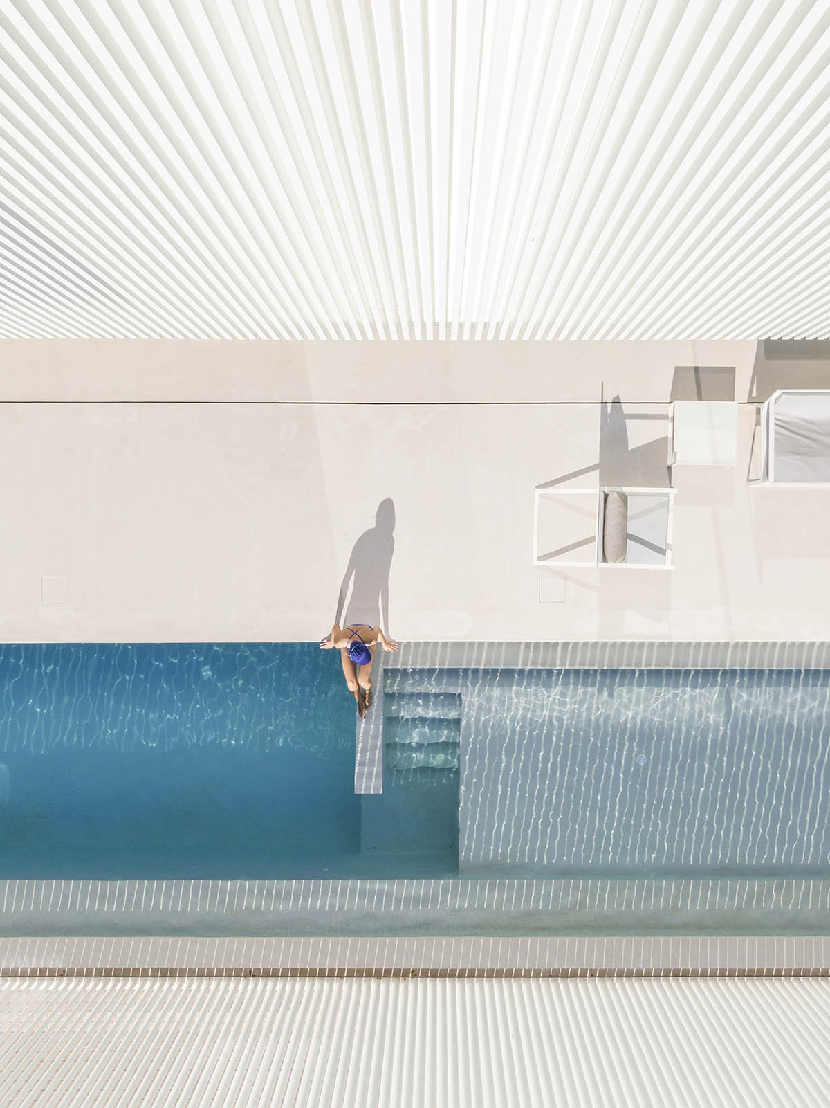 Fran Silvestre Arquitectos reveals permeable Piera House in Spain
