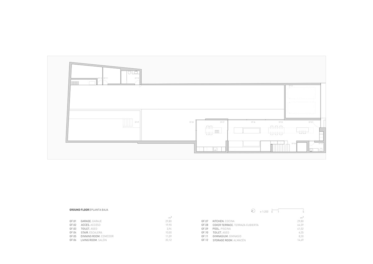 Fran Silvestre reinterprets traditional farmhouses of Ribera Alta with all-white Pati Blau house